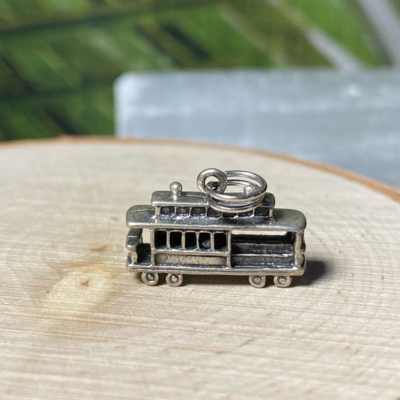 VTG| Sterling San Fransisco Charm 🚃✨ - Picture 1 of 5